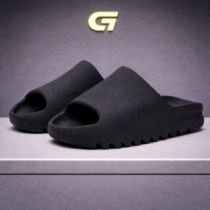 ￼Chinelo Nuvem Preto
