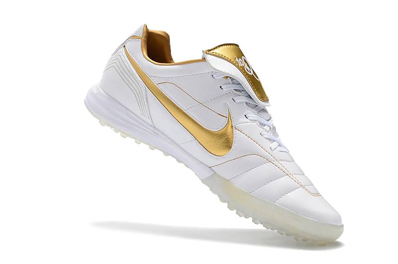 Nike Tiempo R10