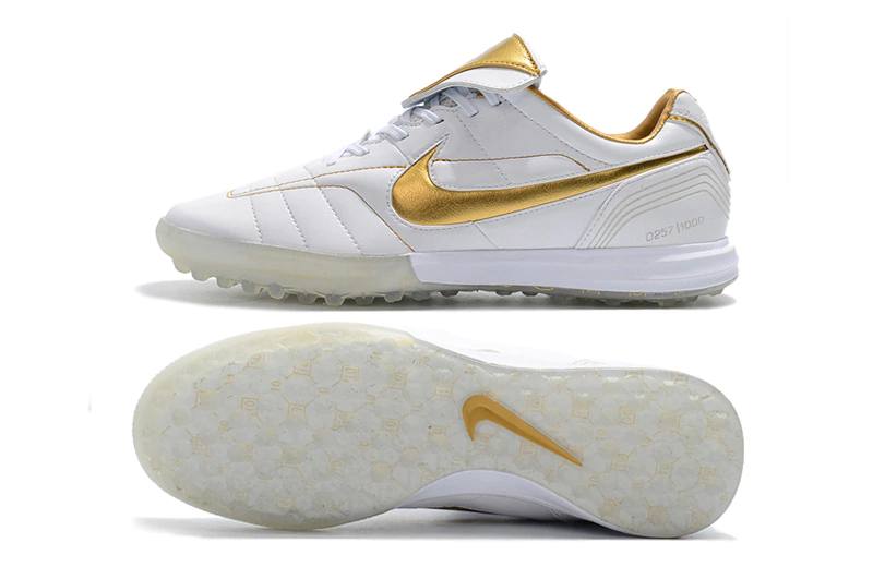 Nike Tiempo R10